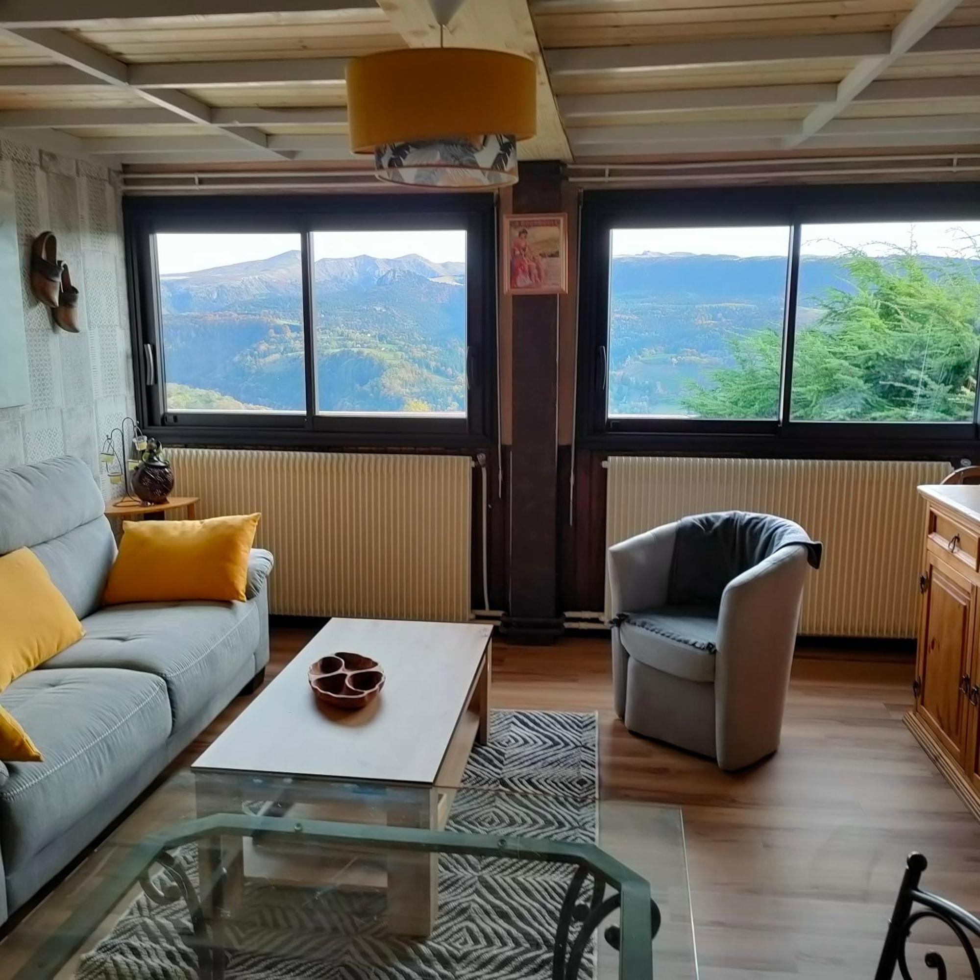 Grand appartement Murat-le-Quaire Extérieur photo