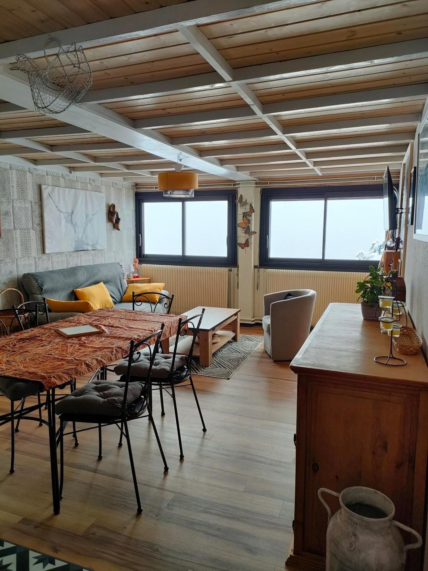 Grand appartement Murat-le-Quaire Extérieur photo